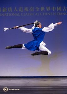 Monty Mou jako Li Bai, „nesmrtelný básník“. (Spoludržitel zlata v divizi mužů)
