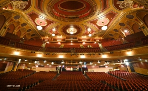 Wracamy do pracy. Shen Yun International Company ma dwa występy w wielkim Liverpool Empire Theatre. (Annie Li)
