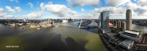 Uitzicht op Rotterdam op een zonnige dag. (Foto door Andrew Fung)
