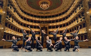 On the esteemed stage of Teatro Regio di Parma, our dancers stand poised to share with Parma the beauty of classical Chinese dance.